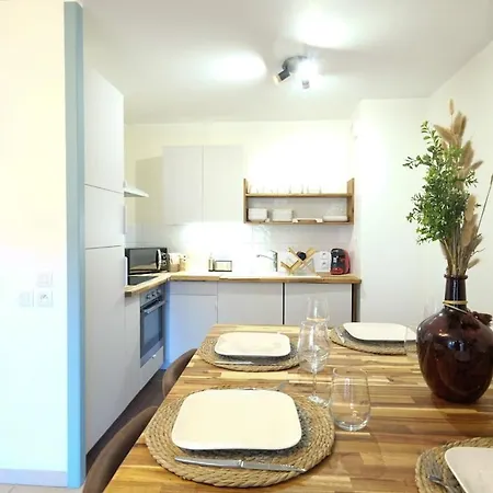 Beauregard- 2 Chambres, Terrasse & Garage Lejlighed *