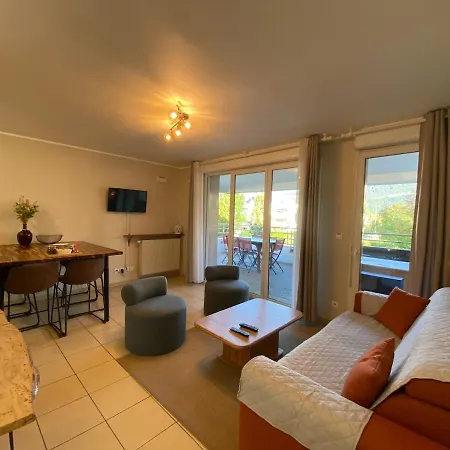 Beauregard- 2 Chambres, Terrasse & Garage *