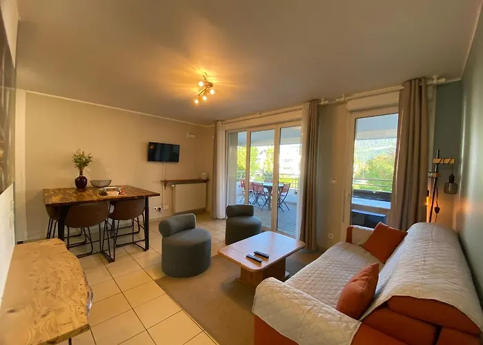 Beauregard- 2 Chambres, Terrasse & Garage *