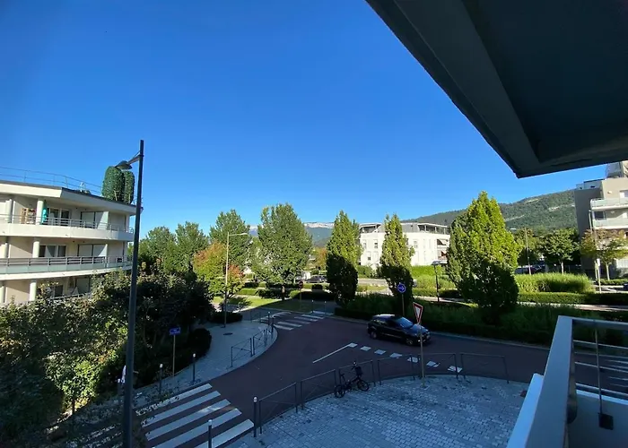 Beauregard- 2 Chambres, Terrasse & Garage شقة *